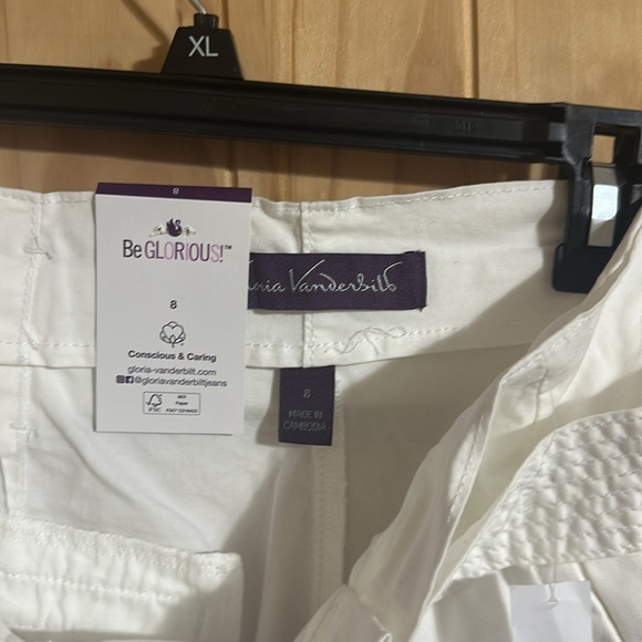 NWT Gloria Vanderbilt Vacation Pleated White Cuffed Belted Shorts - Picture 6 of 6